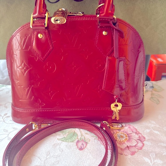🔥 SOLD. 💝LOUIS VUITTON Shoulder Bag Monogram Vernis Alma BB Patent Leather Red - Picture 4 of 4